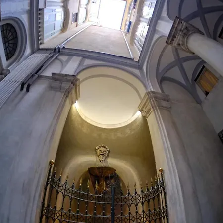 Smiths & Herreros Apartment