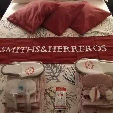 Апартаменты Smiths & Herreros *